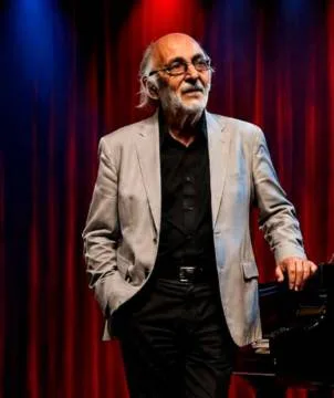 ESTE MANUEL QUE YO CANTO