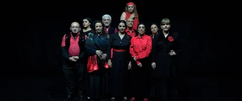 Monólogos de plata para una Luna rojo carmesí